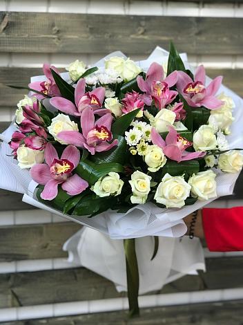 Букет цветов из: Розы и Хризантемы в Озерске