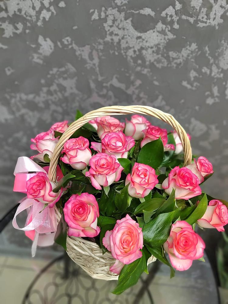 Цветочная композиция из Розы в корзине в Озерске
