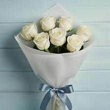 Букет 7 Белых роз Эдлесс Лав в Озерске