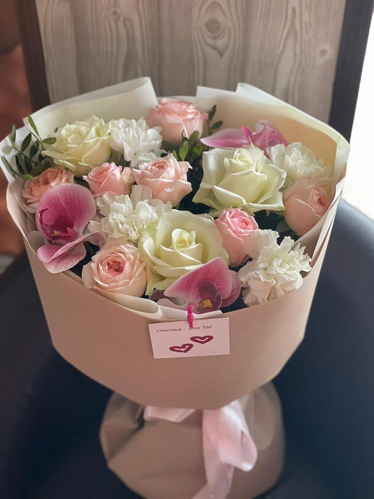 Букет цветов из: Орхидеи, Розы и Гвоздики в Озерске