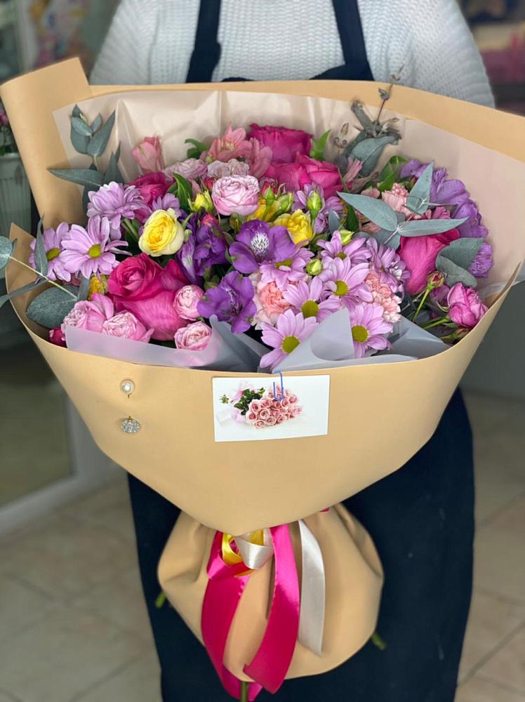 Букет цветов из: Хризантемы, Гвоздики и Альстромерии в Озерске