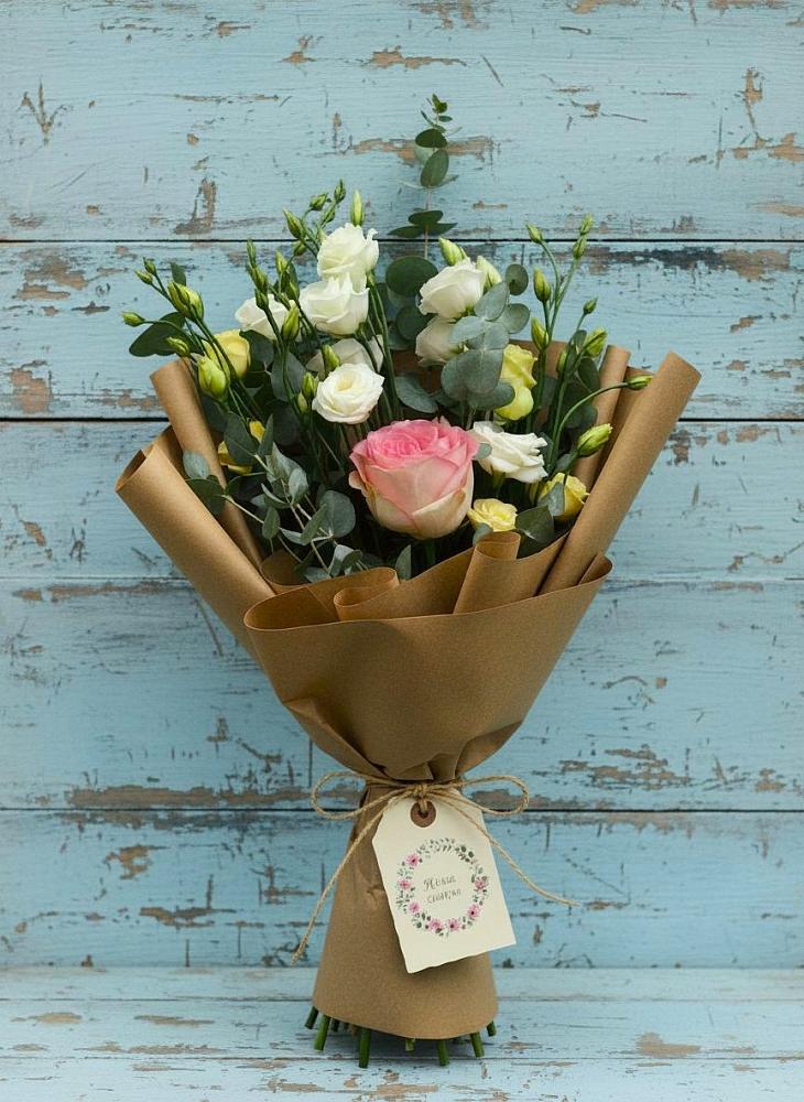 Букет цветов из: Розы и Лизиантусы в Озерске