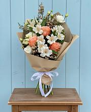 Букет цветов из:  Альстромерии, Лизиантусы, Розы и Хризантемы #REPLACE_PRED# Озерске