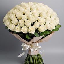 Букет 101 беля роза Белоснежка в Озерске