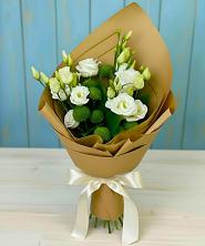 Букет цветов из:  Хризантемы и Лизиантусы в Озерске