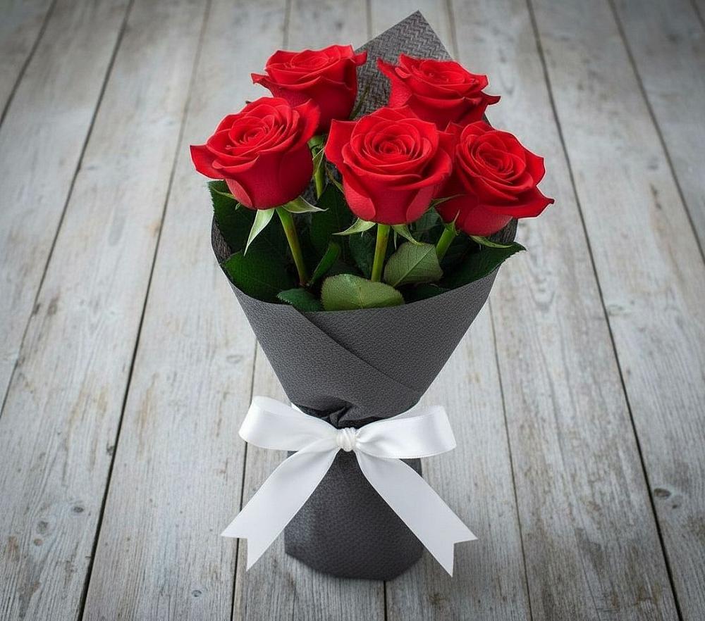 Букет 5 Красных роз Эдлесс Лав в Озерске