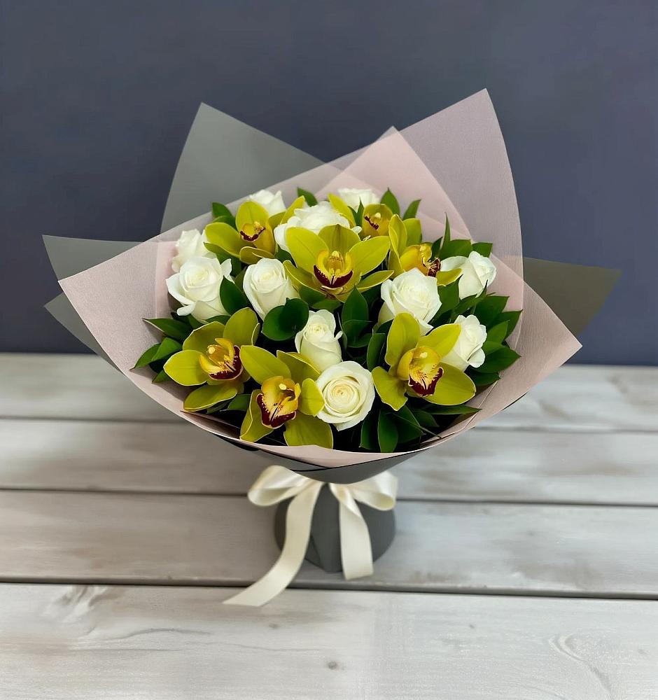 Букет цветов из: Орхидеи и Розы в Озерске