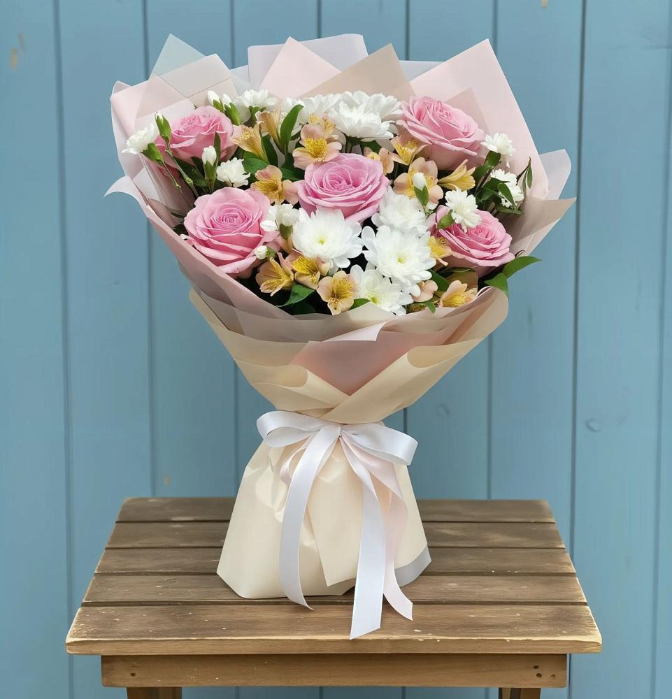 Букет цветов из: Гвоздики, Орхидеи и Розы в Озерске