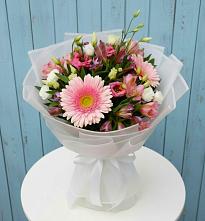 Букет цветов из:  Герберы, Альстромерии и Лизиантусы в Озерске